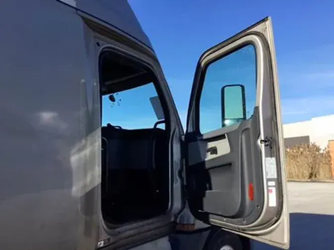 2020 Freightliner Cascadia