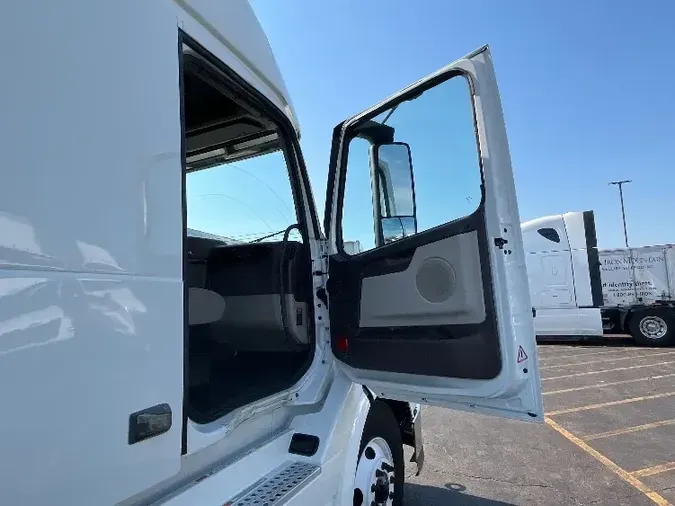 2018 Volvo VNL64670