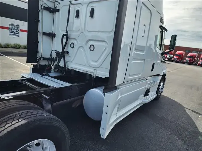 2022 FREIGHTLINER CASCADIA