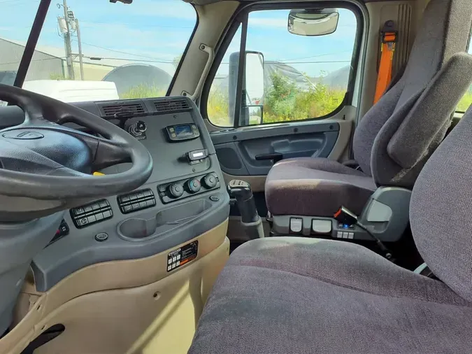 2019 FREIGHTLINER/MERCEDES CASCADIA 113