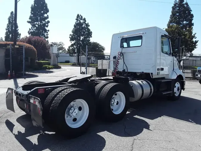 2019 VOLVO VNL64T-300de3a0f8db0140602ad18143191645290