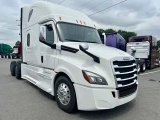 2020 Freightliner Cascadia 126