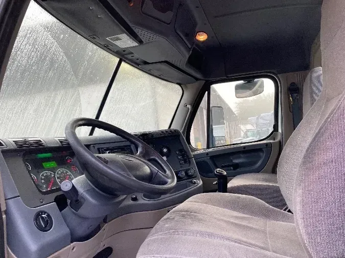 2017 Freightliner X12564ST