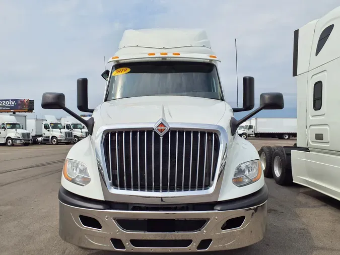 2019 NAVISTAR INTERNATIONAL LT625 SLPR CAB