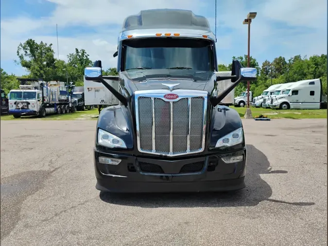 2023 Peterbilt 579de48bbcd25b5a78323bf2d1a17151a04