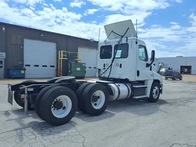2018 FREIGHTLINER CASCADIA 125