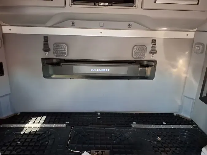 2020 MACK TRUCKS, INC. ANTHEM 64T