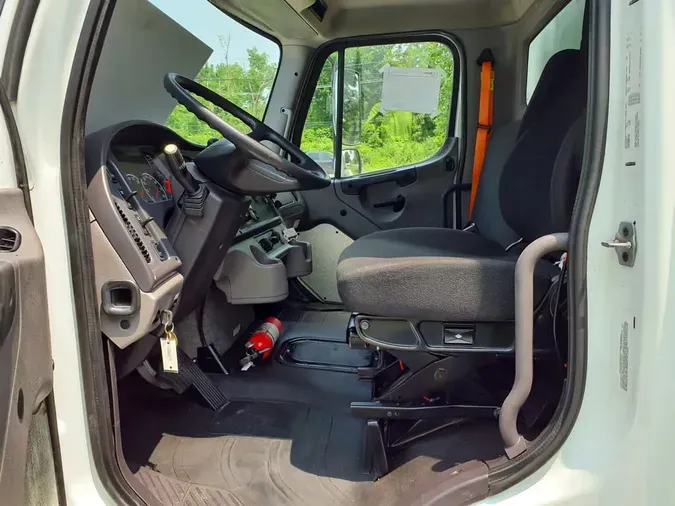 2020 FREIGHTLINER M2 106