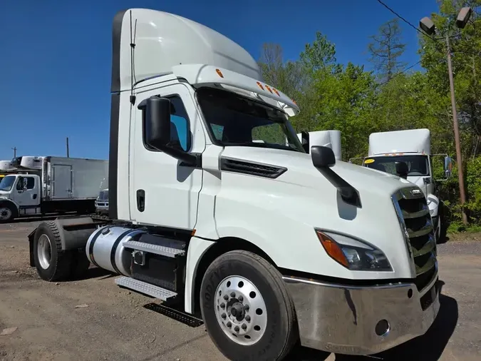 2019 FREIGHTLINER/MERCEDES NEW CASCADIA 126