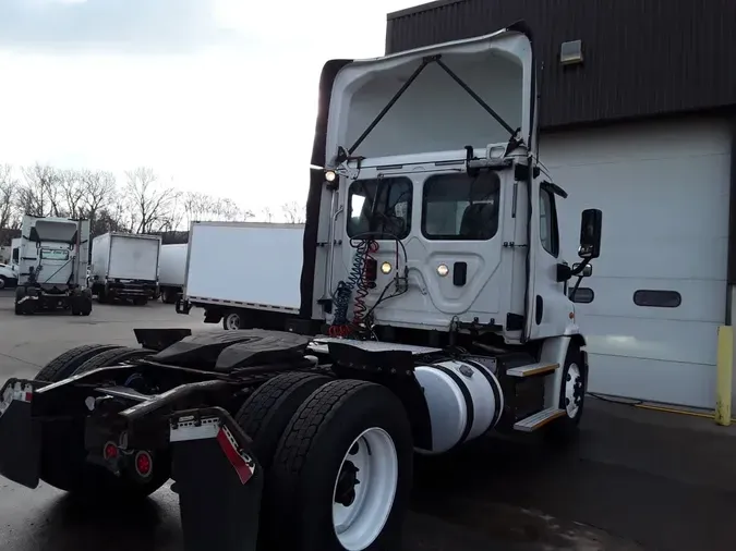 2017 FREIGHTLINER/MERCEDES CASCADIA 113