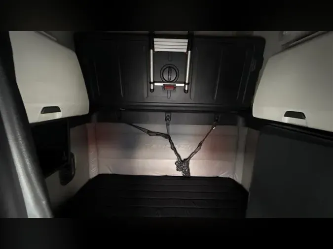 2020 FREIGHTLINER CA126