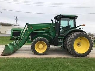 2012 John Deere 7215R