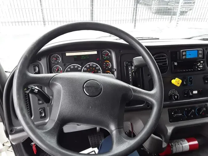 2018 FREIGHTLINER/MERCEDES M2 106