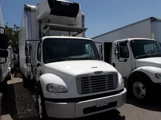 2017 FREIGHTLINER/MERCEDES M2 106