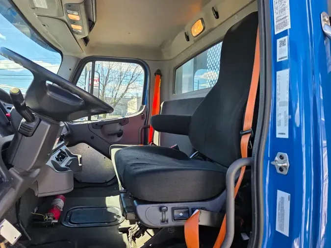 2020 FREIGHTLINER/MERCEDES M2 106