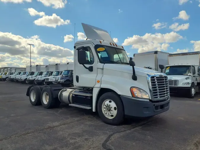 2016 FREIGHTLINER/MERCEDES CASCADIA 125