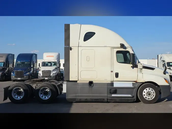2023 Freightliner Cascadia 126