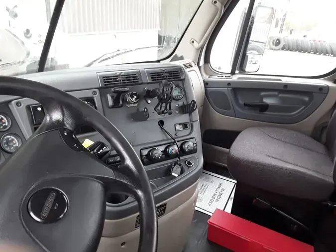 2018 FREIGHTLINER/MERCEDES CASCADIA 113de5e328de69b08bb24728186dead27b1