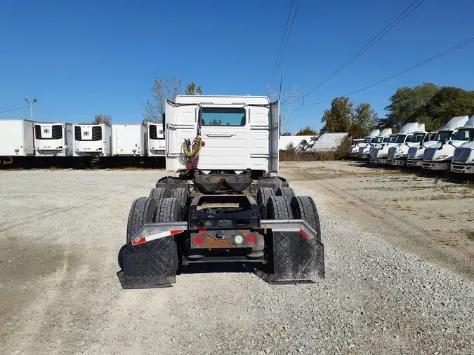 2017 VOLVO VNL64TRACTOR