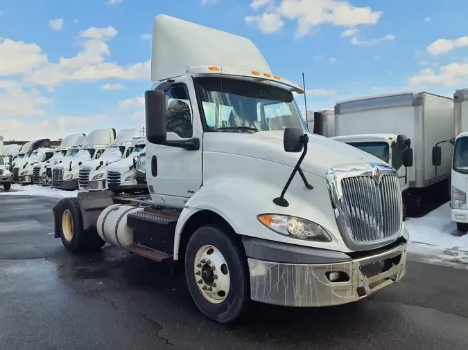 2019 NAVISTAR INTERNATIONAL RH613 DAYCAB S/A