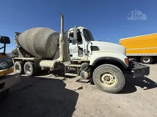 2003 MACK GRANITE CV713