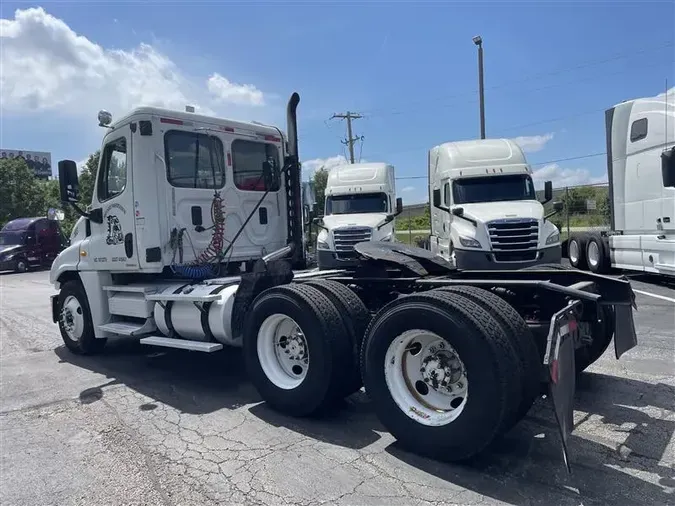 2009 FREIGHTLINER CA12562DC