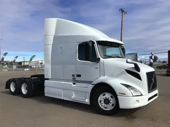 2019 VOLVO VNL640