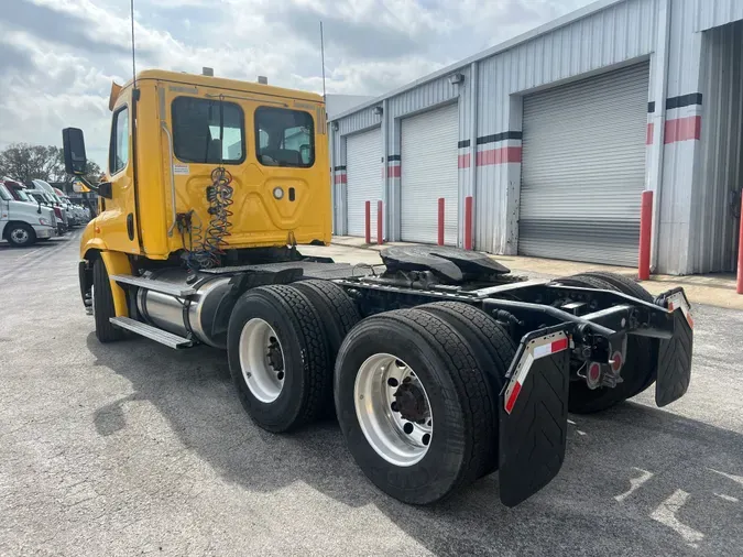 2018 FREIGHTLINER/MERCEDES CASCADIA 113