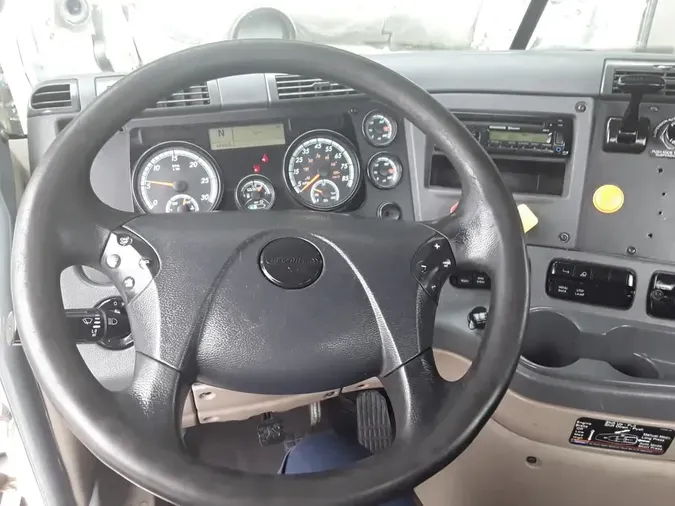 2017 FREIGHTLINER CASCADIA 113