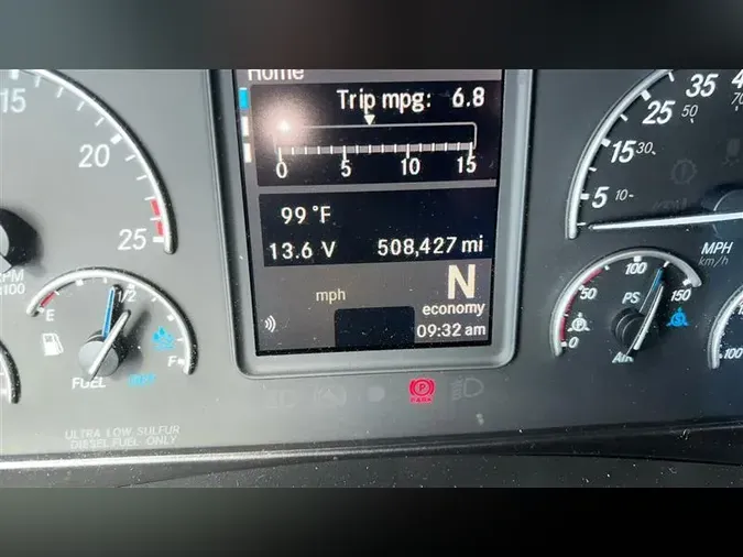 2021 FREIGHTLINER CA126