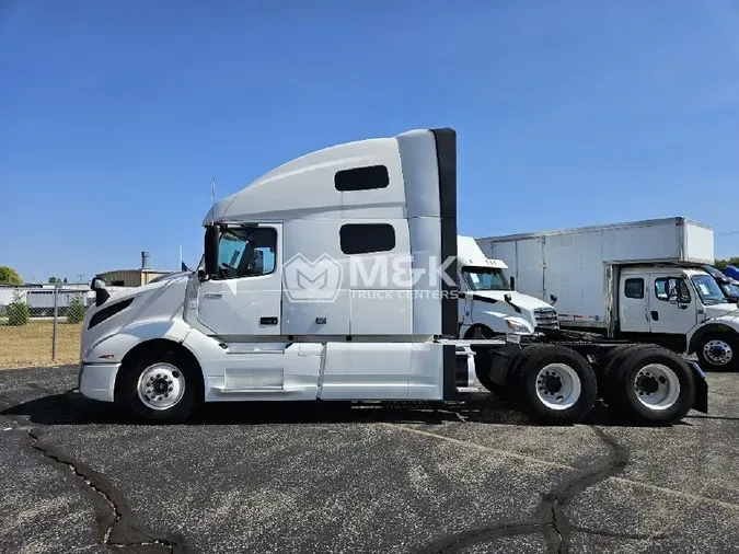 2019 VOLVO VNL64T760