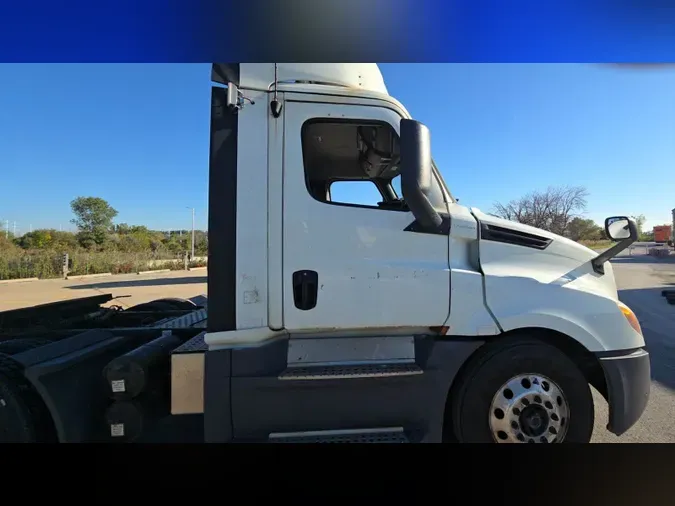 2020 Freightliner Cascadia 126
