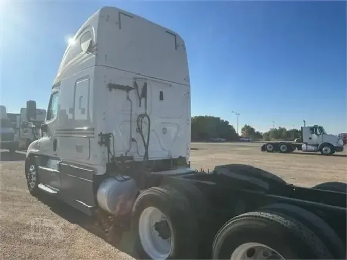 2019 FREIGHTLINER CASCADIA 125