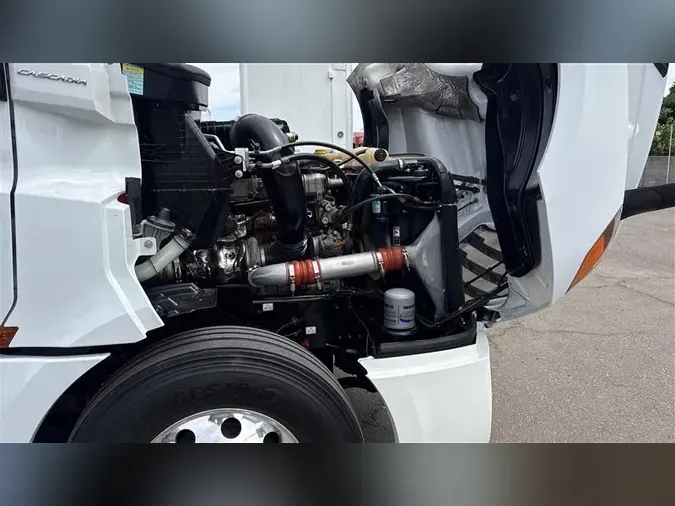 2022 FREIGHTLINER CA126