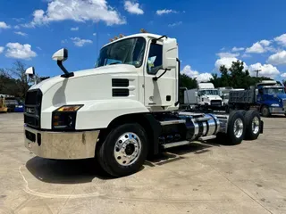 2022 MACK AN64T