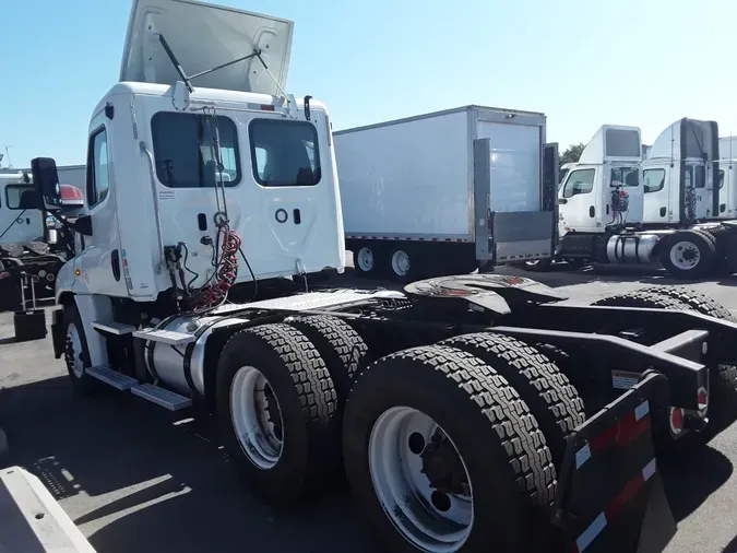 2018 FREIGHTLINER CASCADIA 125