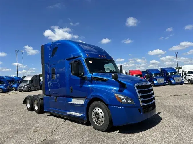 2020 FREIGHTLINER CASCADEVO1