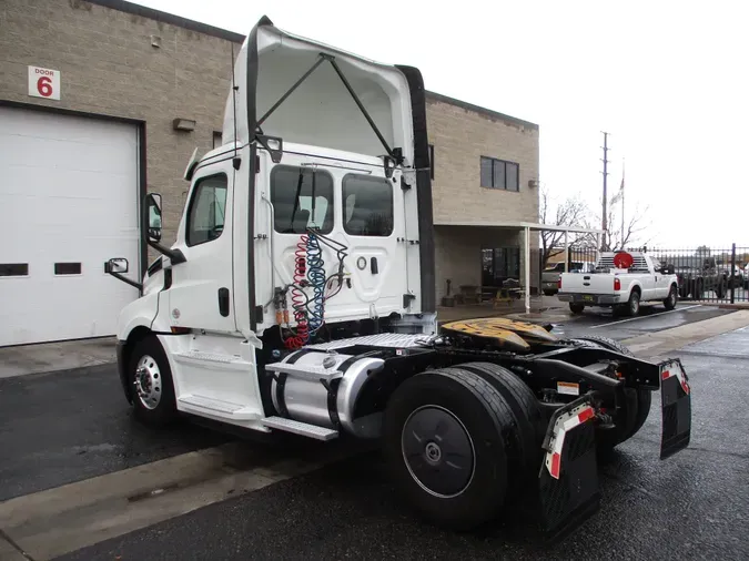 2019 FREIGHTLINER/MERCEDES NEW CASCADIA 126