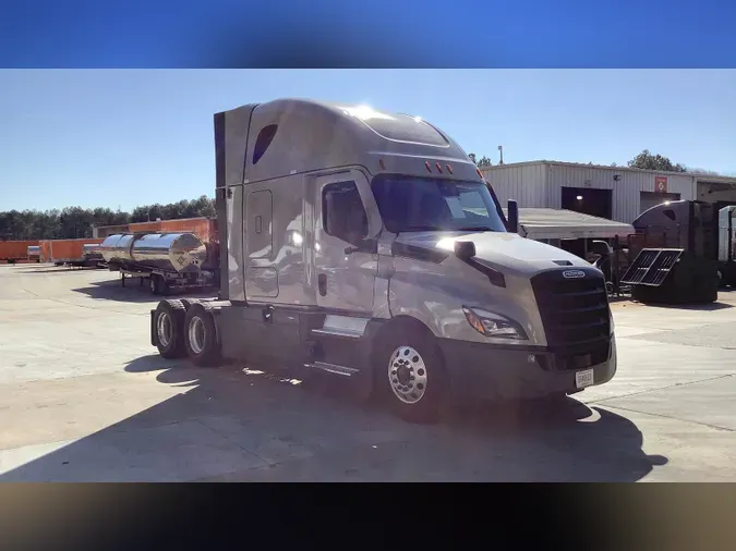 2024 Freightliner Cascadiade81ffcb2b80ff3ef150b88935d2da45