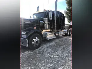 2019 KENWORTH W900L