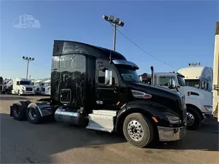 2017 PETERBILT 579