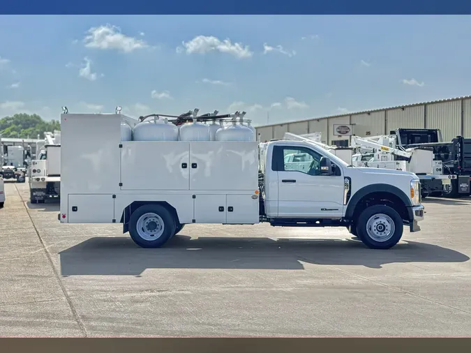 2023 FORD F-600 XL
