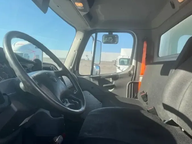 2019 FREIGHTLINER M2 106
