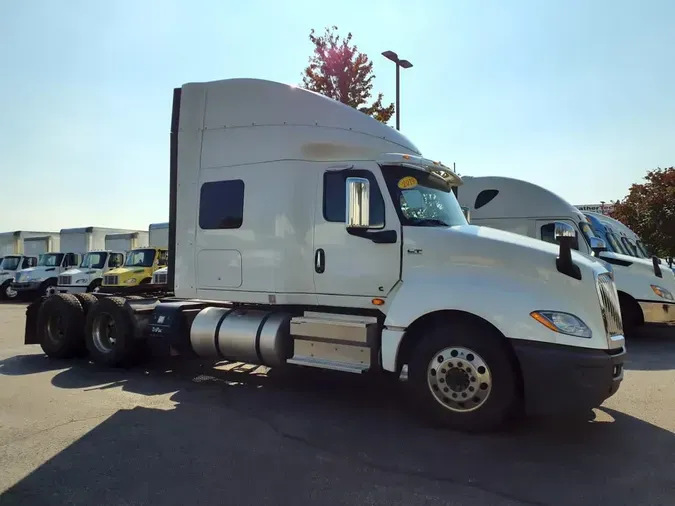 2019 NAVISTAR INTERNATIONAL LT625 SLPR CAB