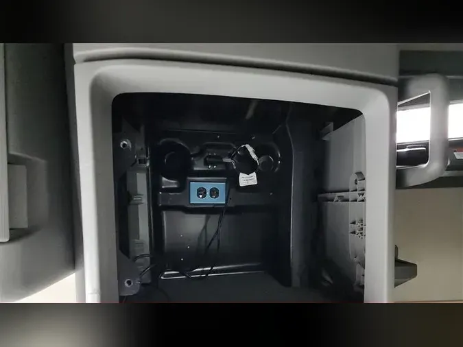 2022 VOLVO VNL760