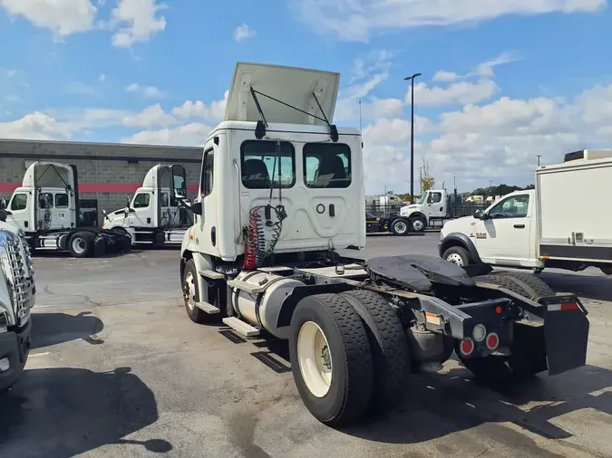 2019 FREIGHTLINER/MERCEDES CASCADIA 113