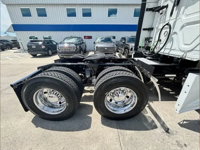 2021 Freightliner Cascadia 126