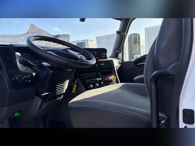 2022 INTERNATIONAL LT