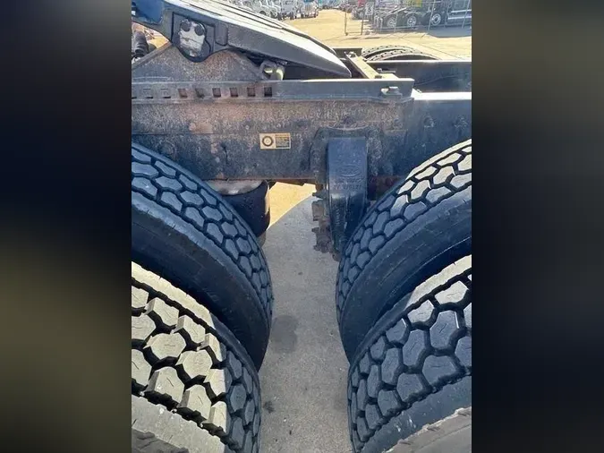 2020 Peterbilt 567de947f0a1ea66c338445204e4be7126f