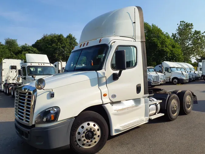 2019 FREIGHTLINER/MERCEDES CASCADIA 125